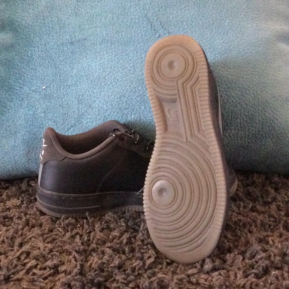 Black and grey Nike Air Force 1 5.5 youth - Picture 3 of 4